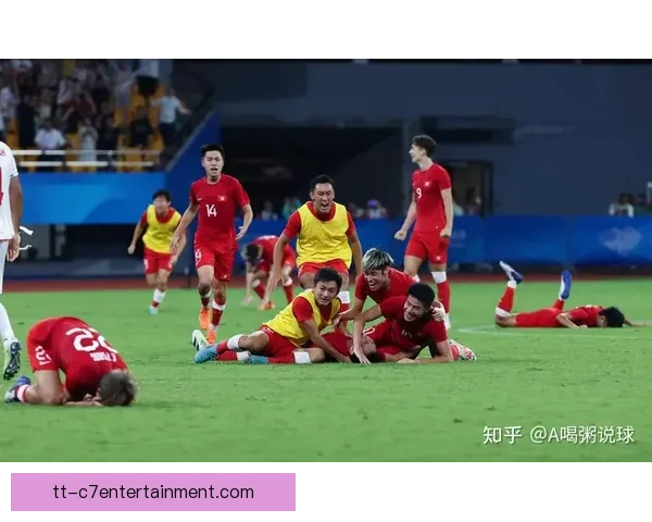 盘点国际足球友谊赛历史上的经典巅峰对决与传奇故事回顾全球绿茵风云